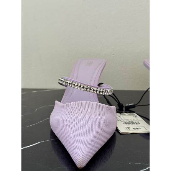 Zara Pointed-Toe Kitten Heel - Picture 2 of 11